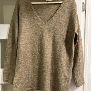 Reitmans Classic Tan V-Neck Tunic Sweater